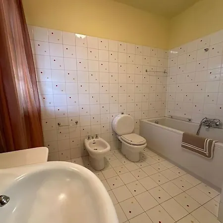 Comfort With Private Parking *